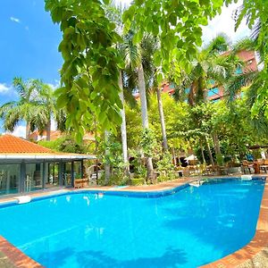 E-Outfitting Golden Country Hotel